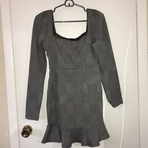 Plaid midi dress with puffed shoulders